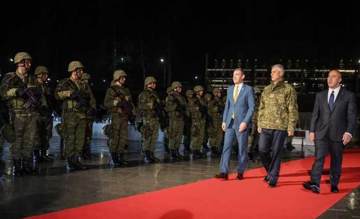 Kosova Meclisi’nin, Kosova ordusunun kurulmasını öngören yasa tasarılarının onaylanmasının ardından,