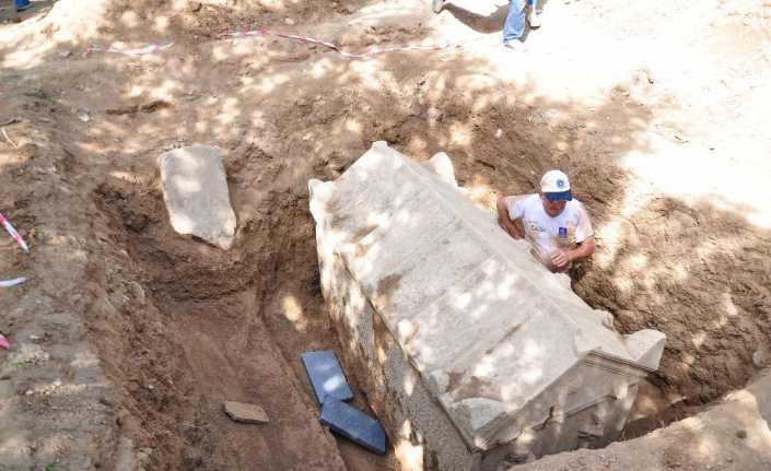 Bursa’nın İznik ilçesinde istimlak edilen zeytin bahçesinde arkeoljik kazılar devam