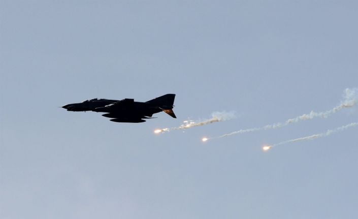 Afganistan Hava Kuvvetlerinin dün Kunduz’da Taliban toplantısının olduğu bir bölgeyi