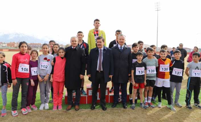 Erzincan’ın düşman işgalinden kurtuluşunun 101’inci yıldönümü nedeniyle düzenlenen kurtuluş kupası