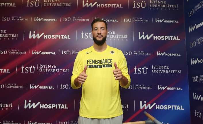 Fenerbahçe Doğuş Basketbol Takımımızın yeni transferi Joffrey Lauvergne, sabah saatlerinde