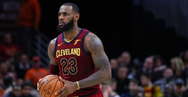 Cleveland Cavaliers'ın yıldız basketbolcusu LeBron James, kaybettikleri San Antonio Spurs