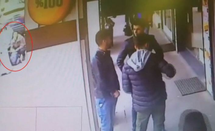 İstanbul Levent’te bir kafede yaşanan silahlı saldırı güvenlik kameralarına yansıdı.