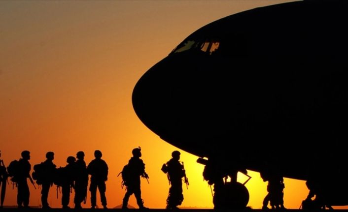 Libya'nın başkenti Trablus'un güneybatısında askeri nakliye uçağının düşmesi sonucu 5
