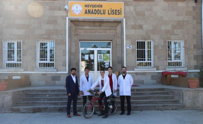 Nevşehir merkez Anadolu Lisesi 12. sınıf öğrencisi bir grup genç,