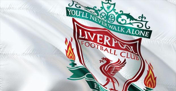 Liverpool'un İngiliz futbolcusu, kız arkadaşına saldırdığı gerekçesiyle 12 ay kamu