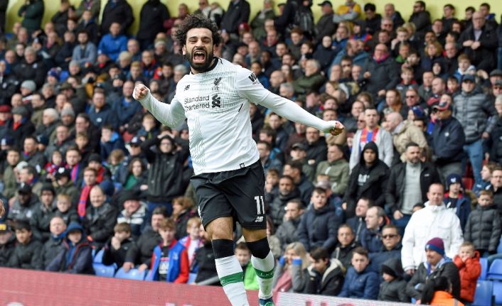 Premier Lig ekiplerinden Liverpool’un Mısırlı futbolcusu Mohamed Salah, takımını sırtlamaya