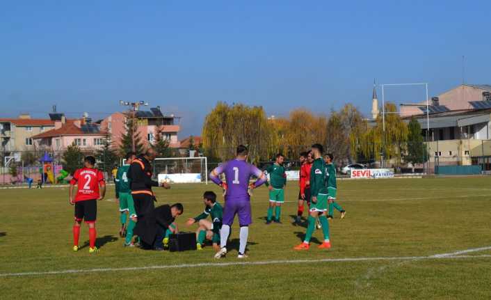Afyonkarahisar Süper Amatör Lig 8. hafta mücadelesinde Şuhut Belediye Hisarspor