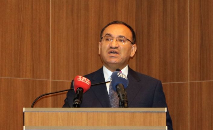 Başbakan Yardımcısı Bekir Bozdağ, Türkiye’nin Suriye’deki kimyasal tesislerin vurulmasına yönelik