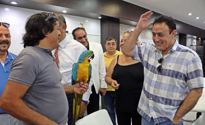 Ünlü türkücü Mahmut Tuncer, Anltaya’da düzenlenecek sünnet şöleni öncesi basın