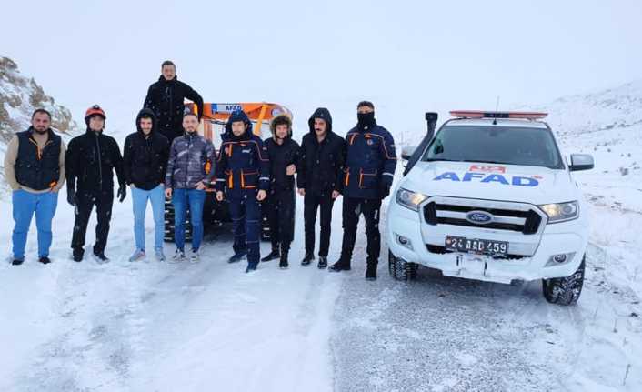 Erzincan’da kar ve tipi beraberinde olumsuzlukları da getirdi. Çayırlı ilçesinde