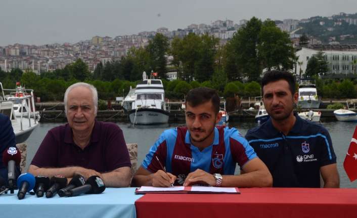 Trabzonspor, İran Milli Takımı’nın stoper oyuncusu Majid Hossein’le sözleşme imzaladı.