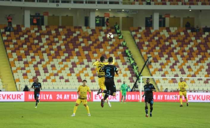 Spor Toto Süper Lig’in 12. haftasının açılış maçında Evkur Yeni