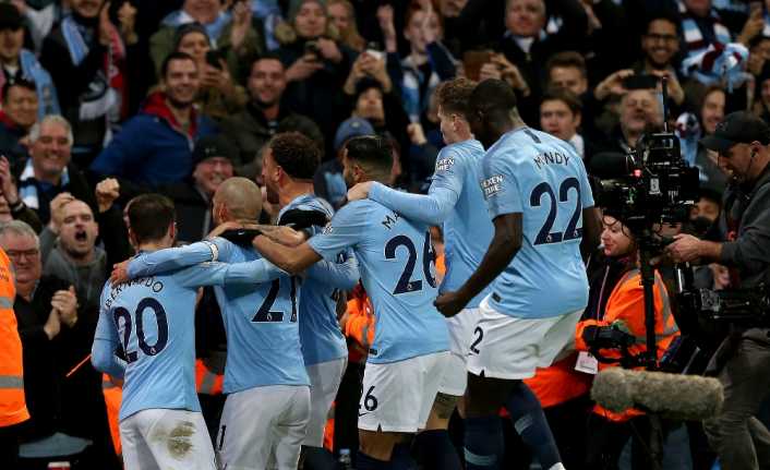 İngiltere Premier Lig’in 12. haftasında oynanan derbi mücadelesinde Manchester City,