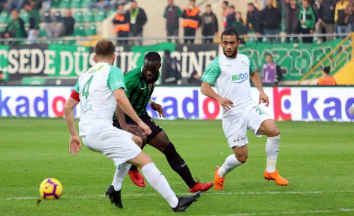 Spor Toto Süper Lig’in 13. haftasında Akhisarspor, sahasında ağırladığı Bursaspor’a