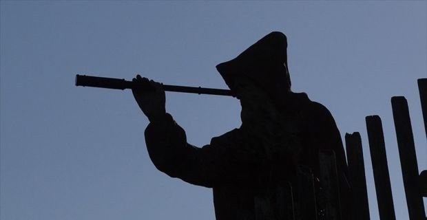 Hint subay, manken sandığı Pakistanlı casuslar ile gizli bilgi paylaşmaktan