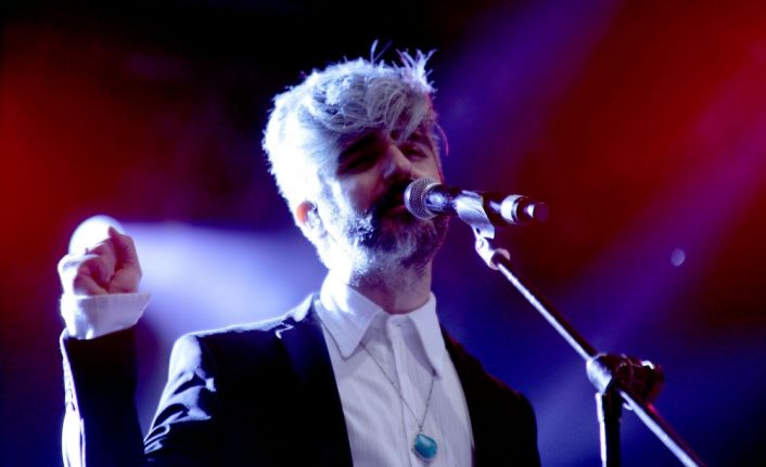 "Manuş Baba" ismi ile ünlenen şarkıcı Mustafa Özkan, Aksu Festivali
