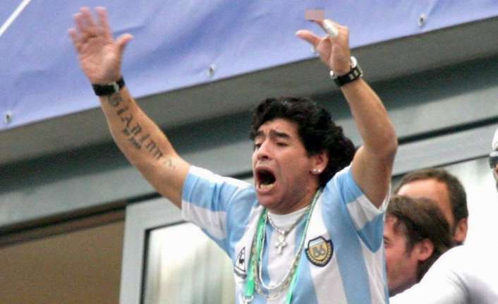 Arjantinli futbol efsanesi Diego Maradona, bir araya geldiği Filistin Devlet