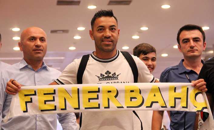 Fenerbahçe’nin transfer görüşmelerini sürdürdüğü Marco Fabian, İstanbul’a geldi. 