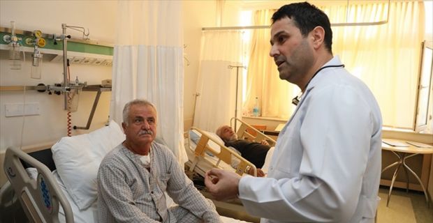 Boynundaki şişlik nedeniyle hastaneye başvuran 66 yaşındaki Şaban Yılmaz, nadir
