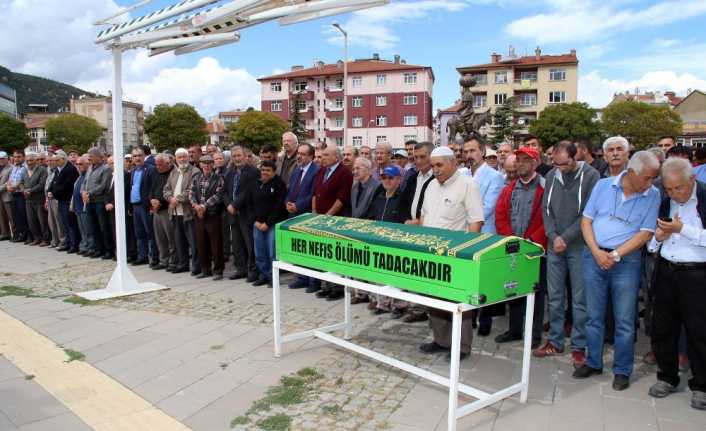 Akciğer kanserinden hayatını kaybeden