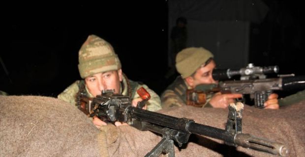Muş'un Şenyayla bölgesinde görev yapan Mehmetçik ve güvenlik korucuları, yeni