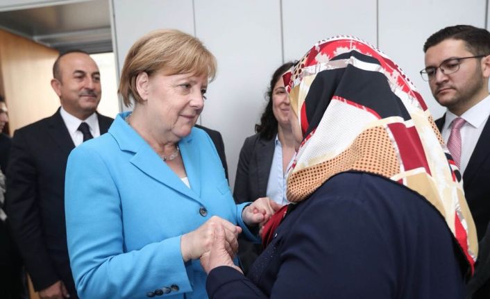 Almanya Başbakanı Angela Merkel, Solingen Faciası dolayısıyla düzenlenen anma töreninde