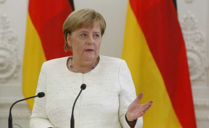 Almanya Şansölyesi Angela Merkel, “NATO’nun savunma ittifakını güçlendirmesi kaçınılmazdır” dedi.