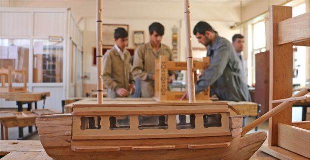Milli Eğitim Bakanlığınca, meslek liselerinde öğrencilerin yeteneklerine göre alanlara yerleştirilmesi