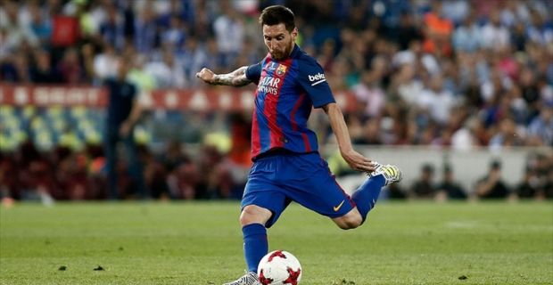 Resmi maçlarda 600 gole ulaşan Barcelona'nın Arjantinli forvet oyuncusu Messi,