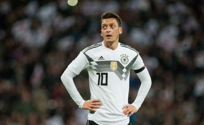 Türk asıllı Alman futbolcu Mesut Özil’in milli takımı bırakma kararı