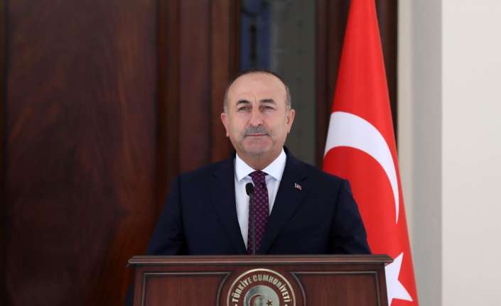 Dışişleri Bakanı Mevlüt Çavuşoğlu, futbolcu Mesut Özil ile bir telefon