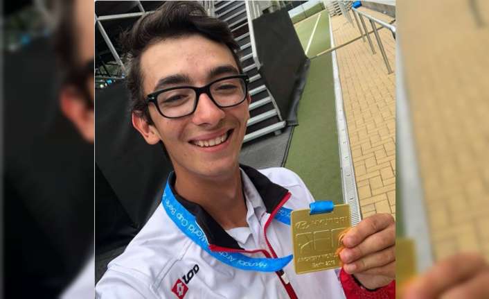 Almanya’nın başkenti Berlin’de düzenlenen Dünya Kupası 4. Ayak yarışmalarında mücadele