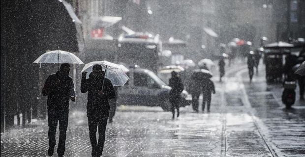 İstanbul, Bursa, Kocaeli ve Yalova'da gök gürültülü, kuvvetli sağanak bekleniyor.