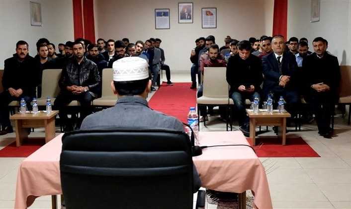 Kredi ve Yurtlar Kurumu Pîr-i Sâmi Konferans Salonu’nda “Mevlana’yı Anlamak”