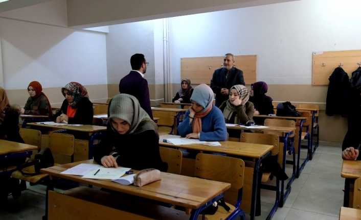 Erzincan’da üniversite öğrencileri arasında Hz. Peygamber sevgisini ve örnekliğini canlı