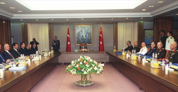 19 Şubat 2001'deki Milli Güvenlik Kurulu toplantısında dönemin Cumhurbaşkanı Sezer'in,
