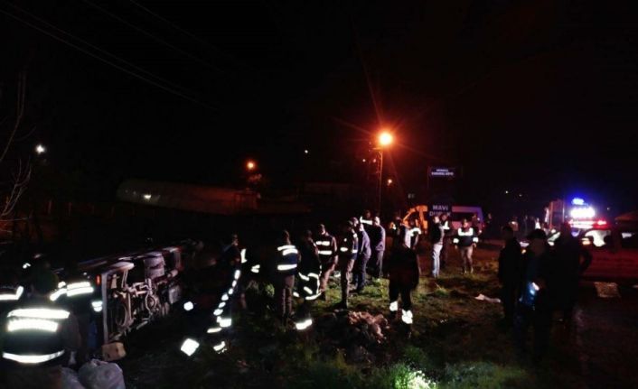 Zonguldak’ta midibüs şarampole devrildi. Kazada 13 kişi yaralandı. 