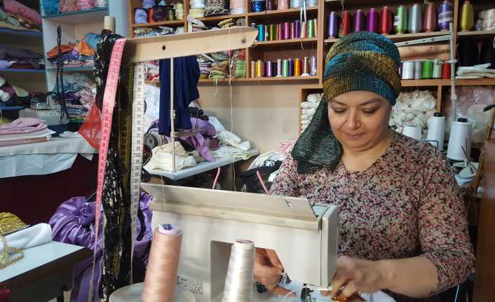 Erzincan'da 11 yıl önce aldığı mikrokredi ile dükkanını iflasın eşiğinden