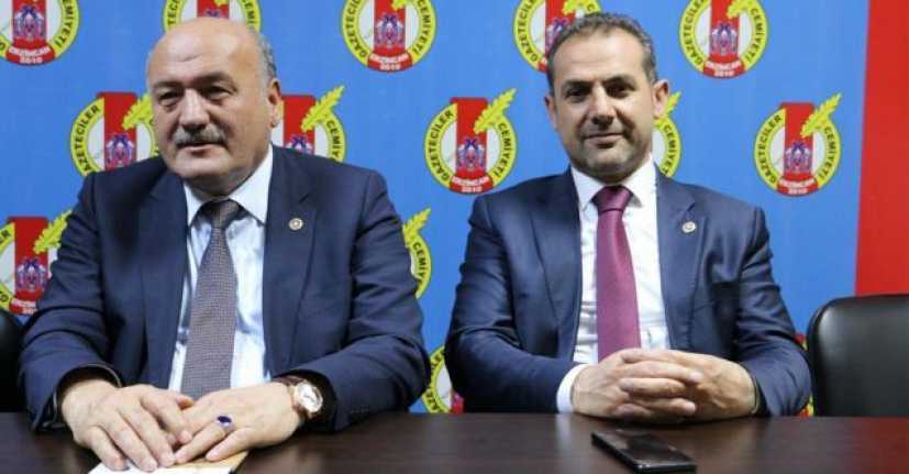 Erzincan Milletvekilleri Süleyman Karaman ve Burhan Çakır, 15 Temmuz Şehitlerini