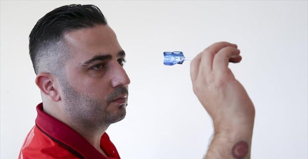 Milli dartçı Ümit Uygunsözlü, dünyanın en eski ve en prestijli