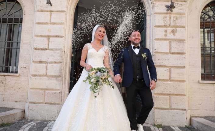 Beşitaşlı eski futbolcu Nihat Kahveci, İtalya’nın başkenti Roma’da eski manken