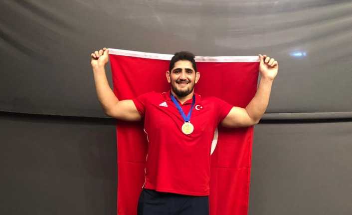 Karabük Üniversitesi öğrencisi milli güreşçi Osman Yıldırım, Brezilya’da düzenlenen Üniversiteler