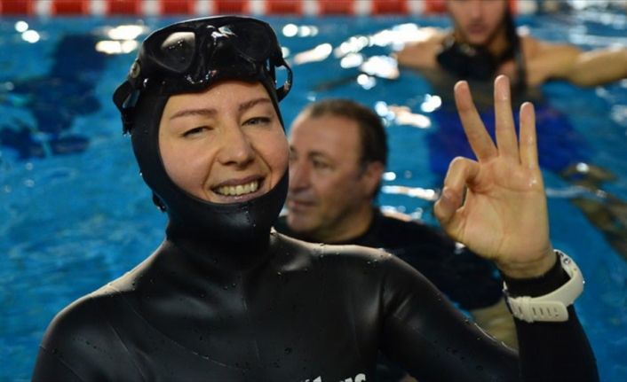 Milli serbest dalış sporcusu Birgül Erken "Tek Nefesle Sualtında Bisikletle