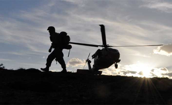 Hakkari’nin Şemdinli ilçesi Derecik beldesindeki operasyonlarda PKK’lı teröristlerin ağır silahlarla