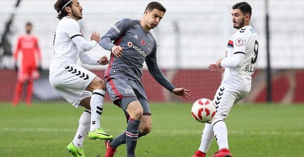 Beşiktaş Kulübü, Matej Mitrovic'in satın alma opsiyonu ile Club Brugge'e