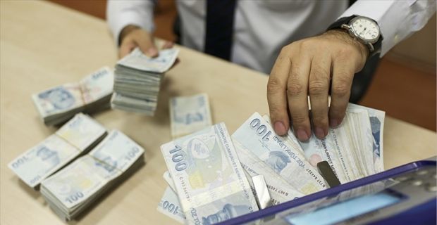 Moskova Borsası'nın Türk lirası üzerinden işlemlere başladığı bildirildi. Borsada ilk