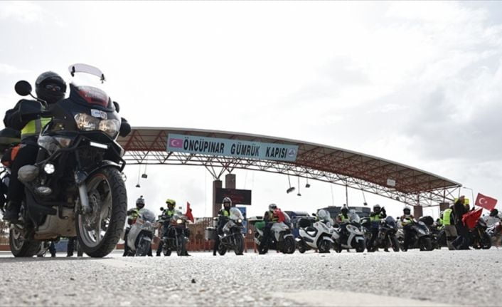 Antalya'da başlattıkları "İki Teker Moto Zeytin Dalı Konvoyu" etkinliği kapsamında