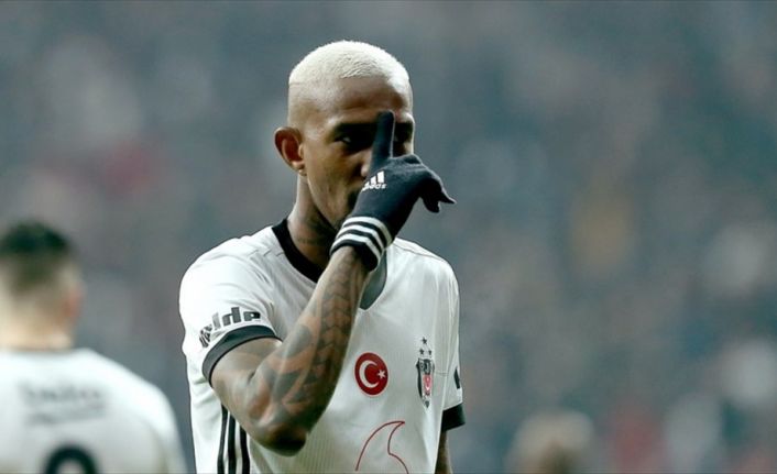 İngiltere temsilcisi Manchester United'ın teknik direktörü Mourinho'nun, Beşiktaş'ta kiralık olarak
