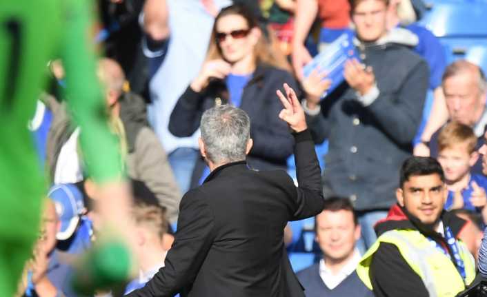 İngiltere Premier Lig’in 9. haftasında lider Chelsea, Jose Mourinho’nun çalıştırdığı